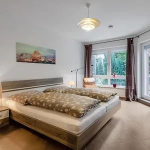Modernes In Schöner Lage , Düsseldorf Deutschland